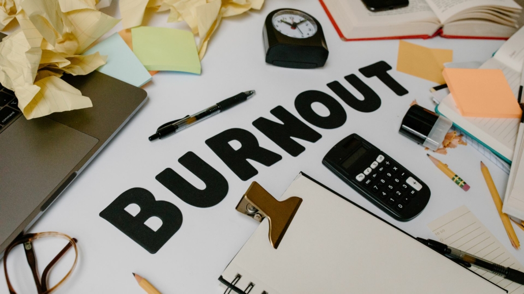 burn out quelles sont les symptômes du burn out ? quelles sont les conséquences du burn out ? Les moyens mis en place pour prévenir le burn out et le guérir syndrome d'épuisement professionnel